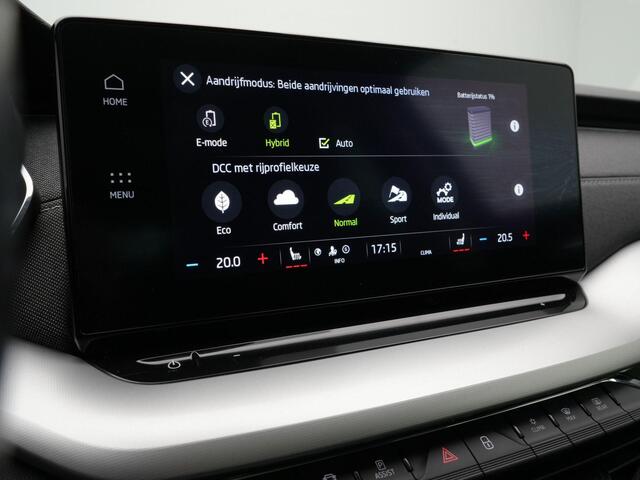 Skoda OCTAVIA Combi 1.4 TSI iV 204 pk PHEV Business Edition Plus | Panoramadak | Trekhaak | Verwarmbare voorruit | Adaptieve onderstelregeling (DCC) | Standkachel | 18 inch