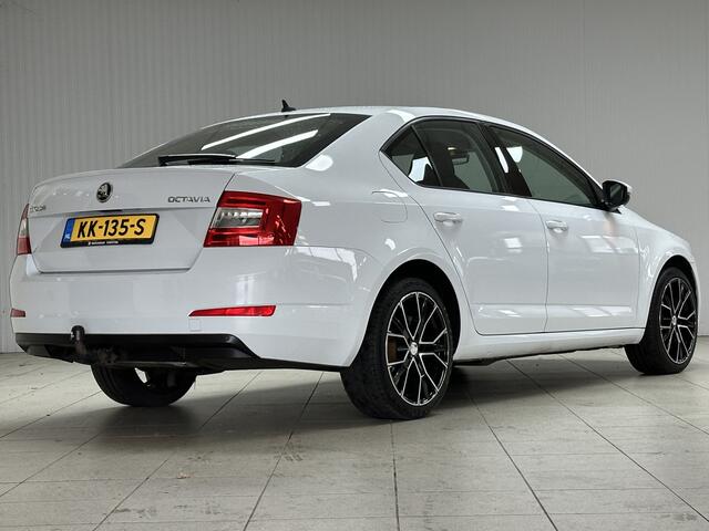 Skoda OCTAVIA 1.0 TSI Greentech Ambition Business/ Trekhaak/ 18''/ Navi/ Bluetooth/ Clima/ Cruise/ Elek.Pakket/ Sport-Stoelen/ Multi-Stuur/ 6-Versnell./ PDC Achter