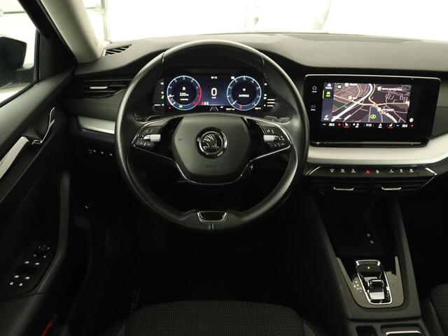Skoda OCTAVIA 1.0 TSI Business Edition | Trekhaak | Stoelverwarming | Carplay | Parkeerhulp | Navigatie | Digital Cockpit | Climate control | 17'' lichtmetalen velgen | Cruise control