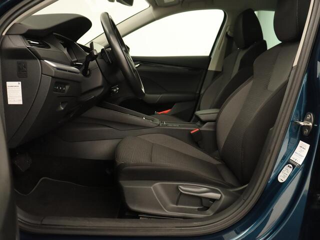 Skoda OCTAVIA 1.0 TSI Business Edition | Trekhaak | Stoelverwarming | Carplay | Parkeerhulp | Navigatie | Digital Cockpit | Climate control | 17'' lichtmetalen velgen | Cruise control