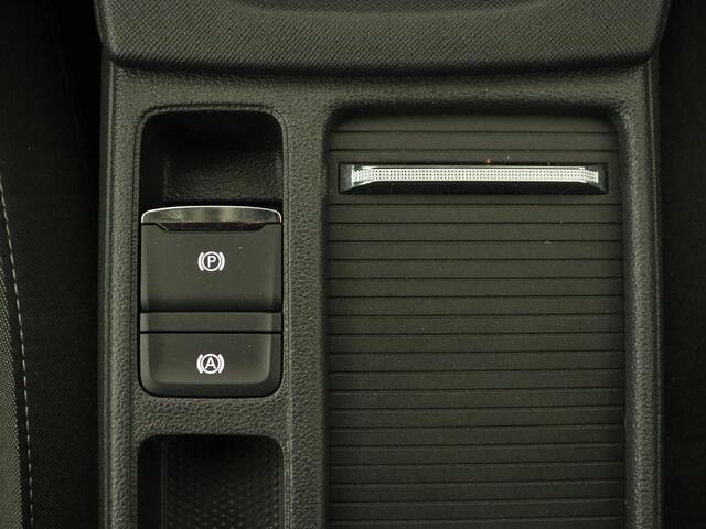 Skoda OCTAVIA 1.0 TSI Business Edition | Trekhaak | Stoelverwarming | Carplay | Parkeerhulp | Navigatie | Digital Cockpit | Climate control | 17'' lichtmetalen velgen | Cruise control
