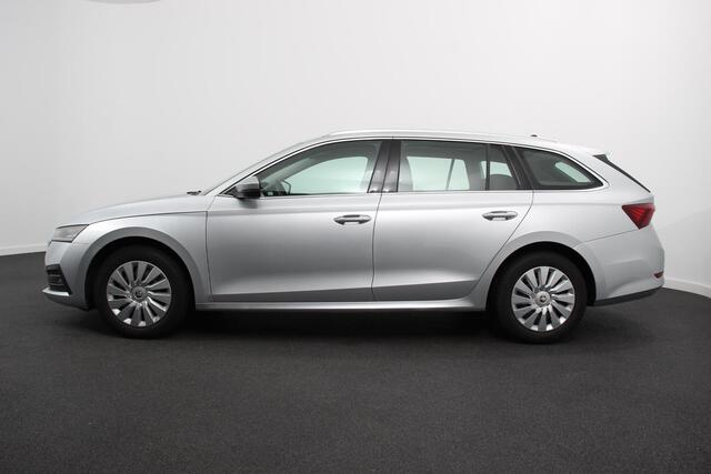 Skoda OCTAVIA Combi 1.0 e-TSI 110pk MHEV DSG Style | Navigatie | Apple Carplay/Android Auto | Parkeersensor achter | Camera | Adaptive Cruise Control | Stoelverwarming | Ledverlichting | Climate Control