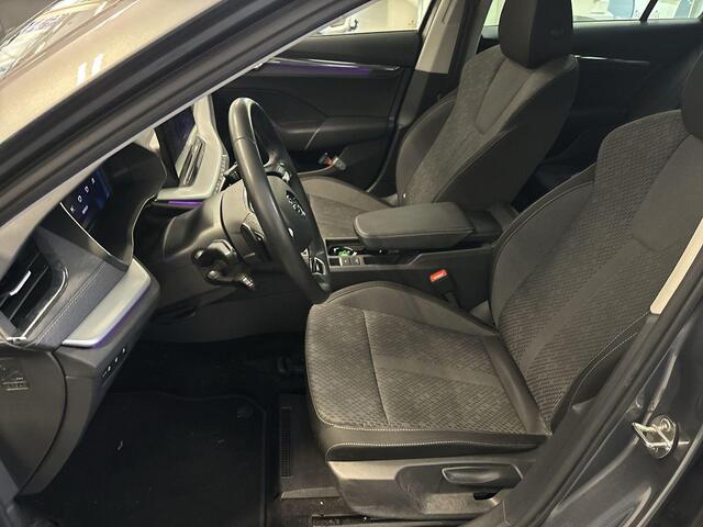 Skoda OCTAVIA Combi 1.0 e-TSI 110pk DSG Business Edition Plus · Apple/Android Car Play · Navigatie · Elek. Achterklep · P-sensoren · ACC · 17'' Inch · Garantie t/m 10-08-2027 of 100.000km
