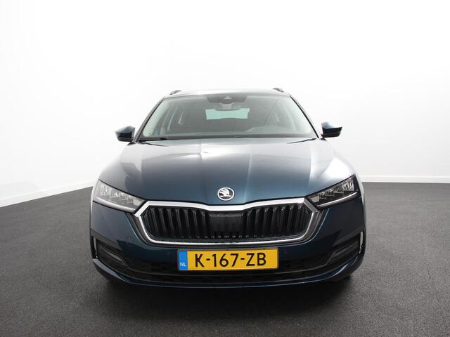Skoda OCTAVIA Combi 1.0 TSI 110pk Business Edition | Navigatie | Digitale Cockpit | Lichtmetalen velgen | Climate Control | Camera | Cruise control