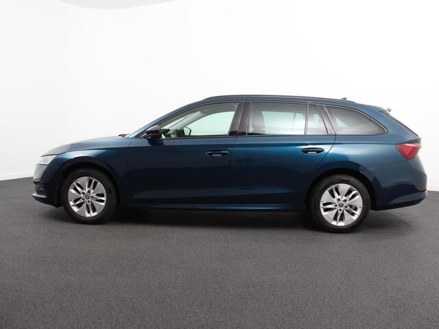 Skoda OCTAVIA Combi 1.0 TSI 110pk Business Edition | Navigatie | Digitale Cockpit | Lichtmetalen velgen | Climate Control | Camera | Cruise control