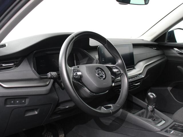 Skoda OCTAVIA Combi 1.0 TSI 110pk Business Edition | Navigatie | Digitale Cockpit | Lichtmetalen velgen | Climate Control | Camera | Cruise control