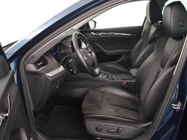 Skoda OCTAVIA 1.0 e-TSI Business Edition Plus | Leder/Alcantara | Achterbankverwarming | Trekhaak | Adaptive cruise | Camera | Sfeerverlichting | Stoelverwarming | Carplay | Park Assist | Memory