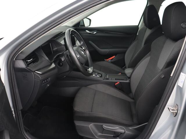 Skoda OCTAVIA 1.0 e-TSI Business Edition | Stoelverwarming | Trekhaak | Camera | Carplay | Virtual Cockpit | Navigatie | Cruise control