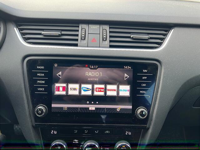 Skoda OCTAVIA Combi 1.5 TSI Greentech Sport Business | Trekhaak | Sportstoelen | Carplay | DSG | Parkeersensoren