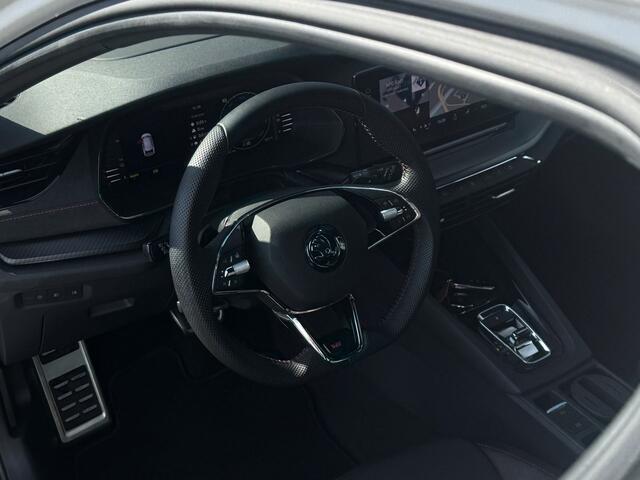 Skoda OCTAVIA Combi 1.4 TSI RS iV PHEV Business GRATIS Afleverpakket! | VRS | 4 Jaar Fabrieksgarantie! |