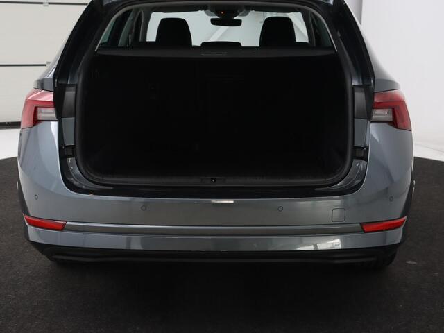 Skoda OCTAVIA 1.0 TSI Business Edition | Carplay | Navigatie | Chroom Pakket | Parkeerhulp | Full LED | Getint glas | Climate control | Cruise control | Bluetooth | Virtual Cockpit | Keyless start | 18'' lichtmetalen velgen