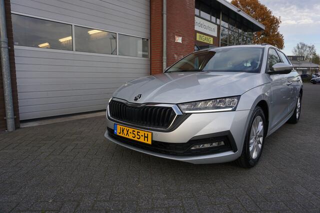 Skoda OCTAVIA COMBI 1.5 E-TSI 150PK E-TECH ACT AUG 2022 CAMERA FULL LED ANDROID/APPLECARPLAY NAVI CLIMA CRUISE BLUETOOTH PDC V+A 16INCH LMV KEYLESS ENZ...