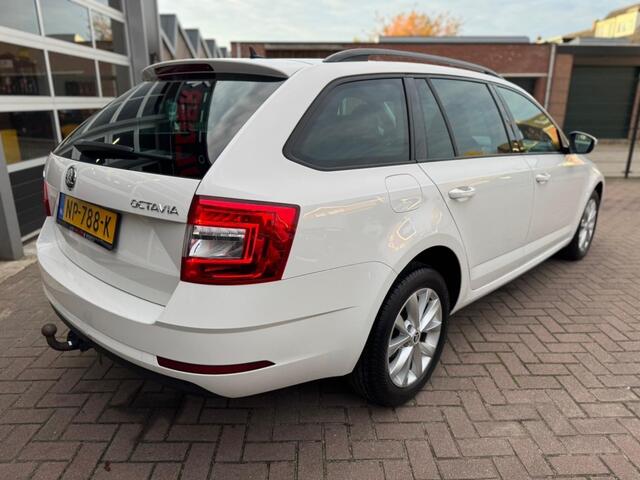 Skoda OCTAVIA COMBI 1.0 TSI 115PK GREENTECH AMBITION BUSINESS AUT./ NAVI / CAMERA / CRUISE