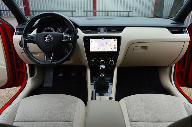 Skoda OCTAVIA Combi 1.0 TSI Greentech Business Edition Plus O.a: Canton, Stoelverw, Clima, Navi, Carplay, Etc. All-in prijs!