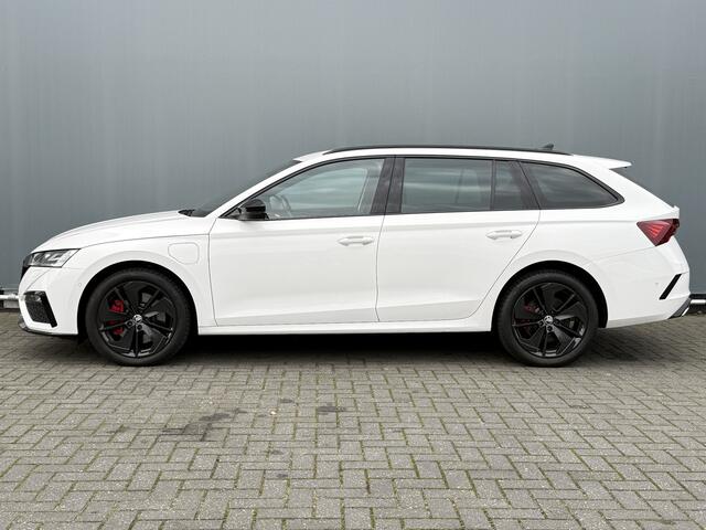 Skoda OCTAVIA Combi BWJ 2022 1.4 245 PK TSI RS iV PHEV Business AUTOMAAT | VERST. STOELEN | STOEL + STUURVERW. | NAVI | CLIMA | ADAPTIVE CRUISE | FULL LED | HALF LEDER | SPORTSTOELEN | ELEKTR. ACHTERKLEP | CAMERA | APPLE CARPLAY | ANDROID AUTO | LMV