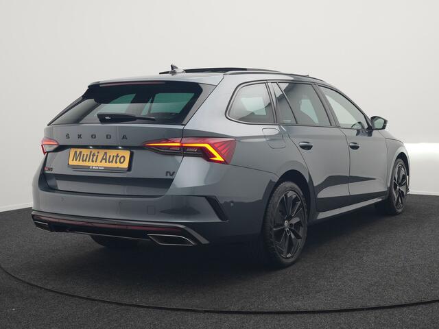 Skoda OCTAVIA Combi 1.4 TSI RS iV Plug In Hybrid 245pk PHEV | Panodak | Apple Carplay | Sportstoelen Verwarmd | 18"L.M | Stuur Verwarmd | Navigatie | Keyless | Virtual | Sfeerverlichting | Cruise Control | DAB |