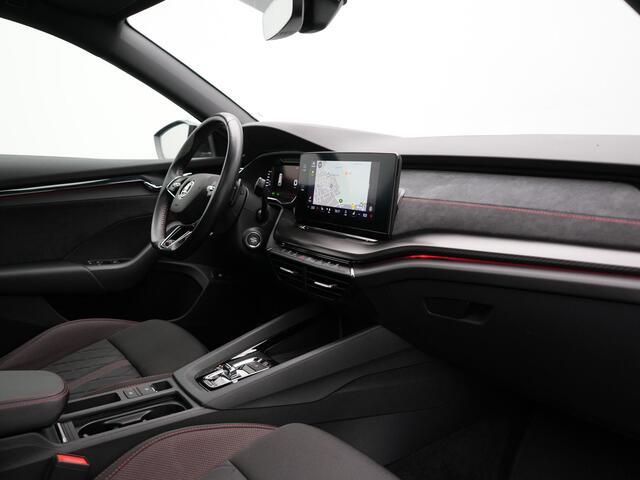 Skoda OCTAVIA Combi 1.4 TSI RS iV Plug In Hybrid 245pk PHEV | Panodak | Apple Carplay | Sportstoelen Verwarmd | 18"L.M | Stuur Verwarmd | Navigatie | Keyless | Virtual | Sfeerverlichting | Cruise Control | DAB |