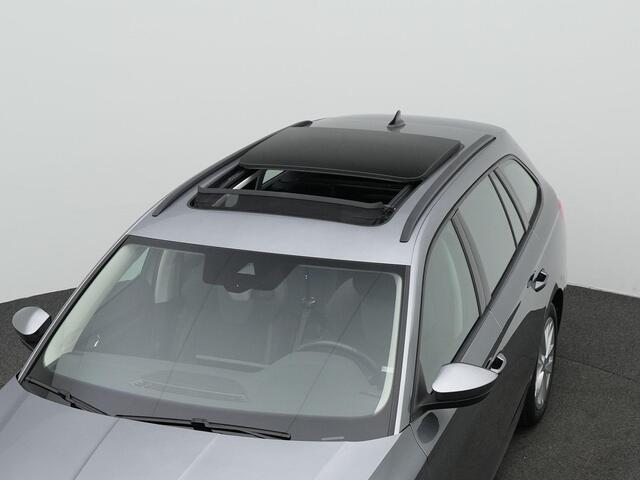 Skoda OCTAVIA Combi 1.0 e-TSI 110 pk DSG Business Edition | Panoramadak | Trekhaak | Navigatie | Keyless