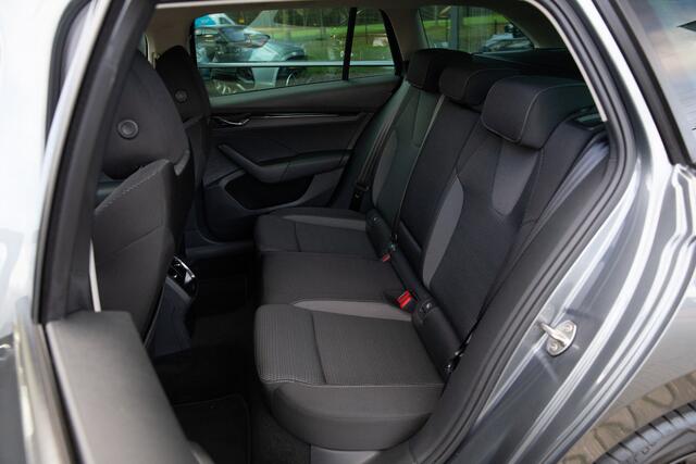 Skoda OCTAVIA Combi 1.4 TSI iV PHEV Business Edition , Trekhaak, Stoel/stuurverwarming,