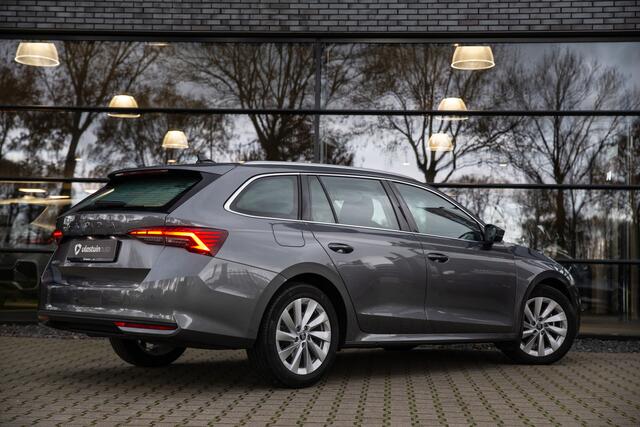 Skoda OCTAVIA Combi 1.5 TSI MHEV Business Edition Plus , Adap. cruise, Trekhaak, Sfeerverlichting,