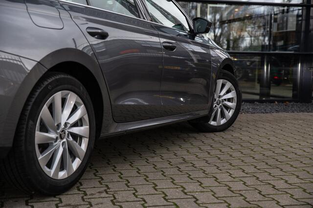 Skoda OCTAVIA Combi 1.5 TSI MHEV Business Edition Plus , Adap. cruise, Trekhaak, Sfeerverlichting,