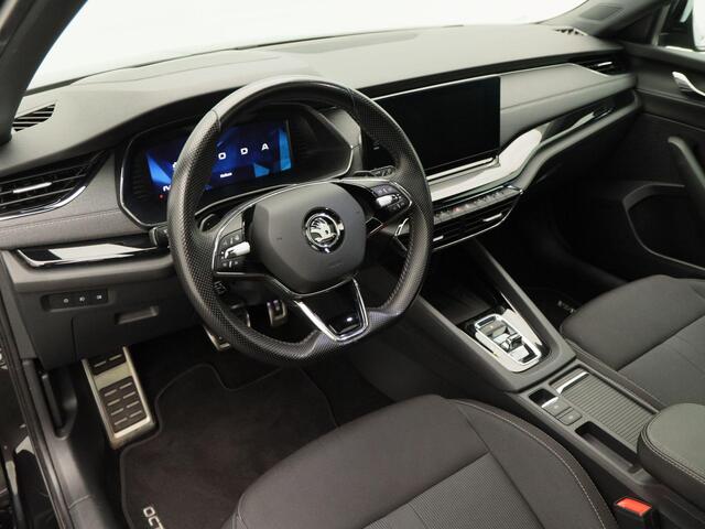 Skoda OCTAVIA Combi 1.4 TSi iV 204 Pk Automaat PHEV Sportline Business | Adaptive Cruise | Stuurverwarming | Stoelverwarming | CarPlay | Panoramadak | Trekhaak | 18 Inch | 69.896 Km!