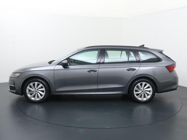 Skoda OCTAVIA Combi 1.5 TSI MHEV Business Edition | 115 PK | Automaat | Multifunctioneel stuurwiel | Adaptive Cruisecontrol | Achteruitrij camera | Trekhaak |