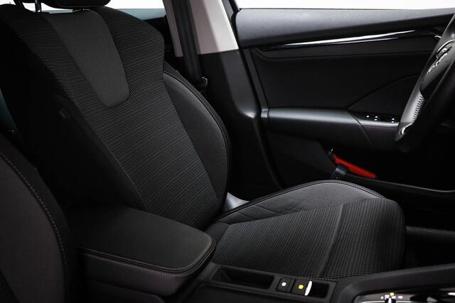 Skoda OCTAVIA Combi 1.0 e-TSI Business Edition | TRAVEL PACK | STOELVERWARMING | DAB | APPLE | TREKHAAK | 17"