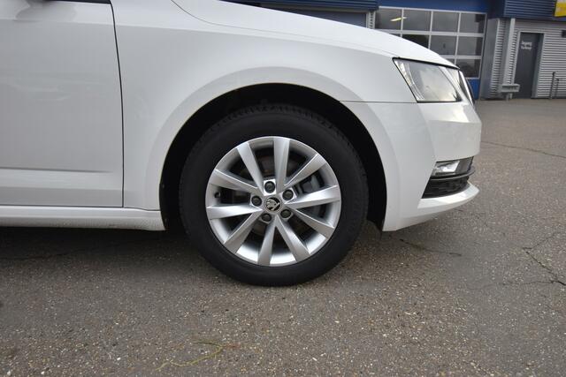 Skoda OCTAVIA Combi 1.0 TSI Greentech Business Edition , TREKHAAK , NAVI , CLIMATR , CR CONTR , PDC A , LMV16 ,