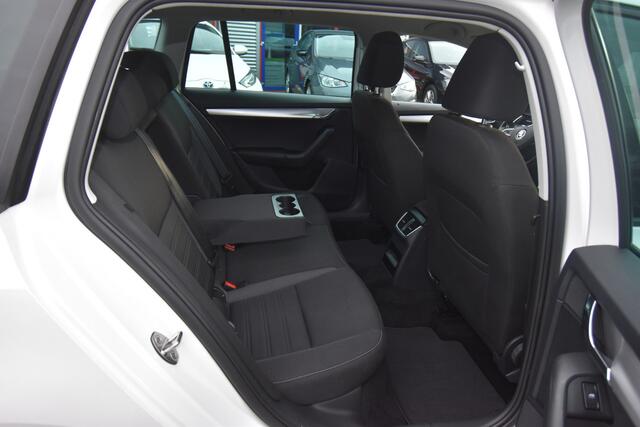 Skoda OCTAVIA Combi 1.0 TSI Greentech Business Edition , TREKHAAK , NAVI , CLIMATR , CR CONTR , PDC A , LMV16 ,