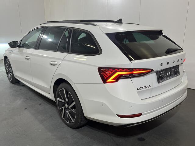 Skoda OCTAVIA Combi 1.4 TSI iV PHEV Sportline AUTOMAAT/ PANO/ CAMERA/ PARK. SENSOREN/ KEYLESS/ STOEL VERWARM./ CRUISE/ SMARTLINK/ LED/ 18 LMV'