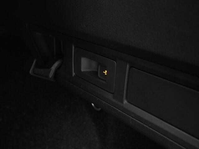 Skoda OCTAVIA Combi 1.0 TSI 110pk Business Edition Trekhaak Navigatie Keyless Clima argon