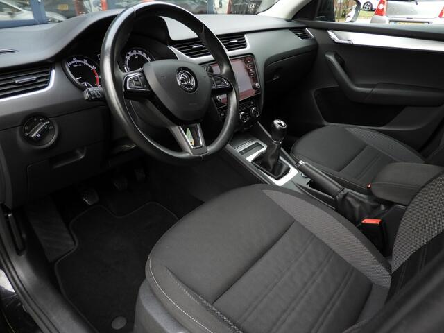 Skoda OCTAVIA 1.0 TSI TREKHAAK/CARPLAY AMBITION BUSINESS