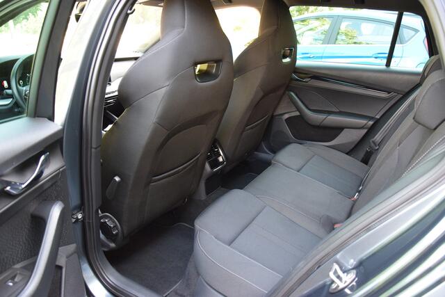 Skoda OCTAVIA Combi 1.5 e-TSI 150PK Sport Business DSG Automaat | BOVAG Garantie | Org. NL | Adaptieve Cruise Control | Virtual Cockpit | Apple Carplay/Android Auto | 18'' Velgen | Full LED |