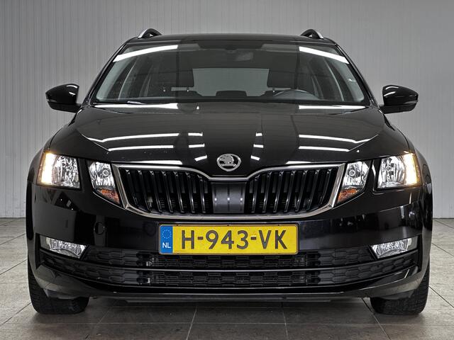 Skoda OCTAVIA Combi 1.5 TSI Greentech Business Edition/ 150pk!/ Automaat!/ Apple + Android/ Stoelverw./ PDC/ Extra getint glas/ 16'' LMV/ Half-Leder/ Navi/ Clima/ Cruise/ Bluetooth/ Armsteun/ Multi. Sportstuur/ Mistl./ Chroom/ Dakrails.