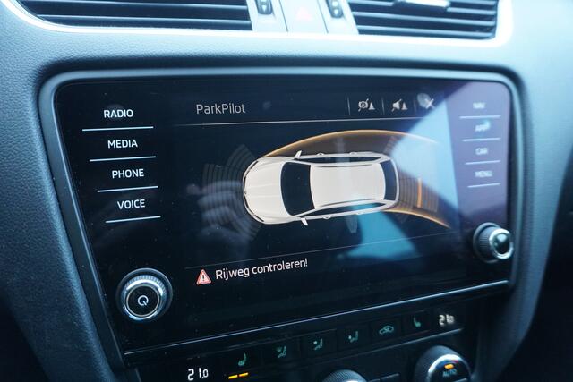 Skoda OCTAVIA Combi 1.0 TSI Greentech Edition | TREKHAAK | VIRTUAL COCKPIT | STOELVERW. | HALF LEER |