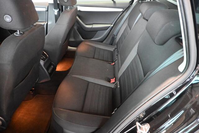 Skoda OCTAVIA Combi 1.5 TSI Greentech Business Edition Plus Automaat Clima Navigatie Rijklaarprijs Inruil Mogelijk!