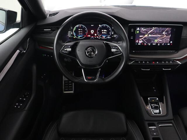 Skoda OCTAVIA 1.4 TSI RS iV PHEV Business | Panoramadak | Head-Up | Leder/Alcantara | Stoelverwarming | Memory | Camera | Carplay | Matrix LED | Achterbankverwarming | Adaptive cruise | Plug In