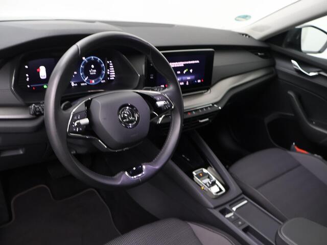 Skoda OCTAVIA Combi 1.0 e-TSI Ambition | 110 PK | Automaat | Trekhaak wegklapbaar | Apple Carplay/Android Auto |