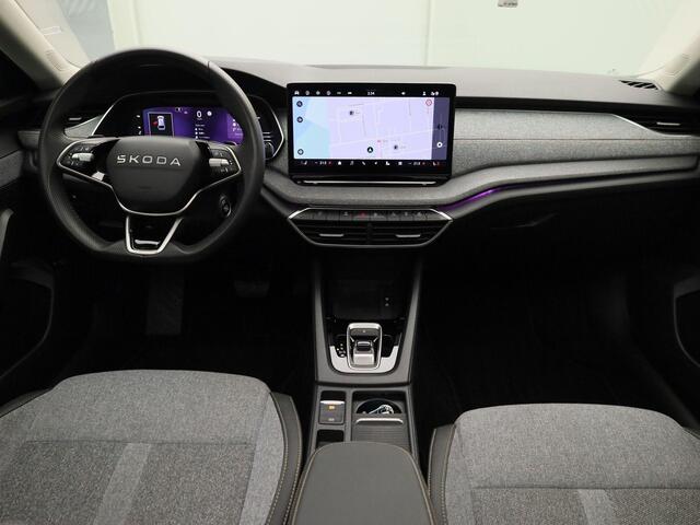 Skoda OCTAVIA Combi 1.5TSI/150PK MHEV Selection DSG · Panoramadak · Apple/Android Car Play · Camera + Parkeersensoren · Garantie tot februari 2029 of 60.000km