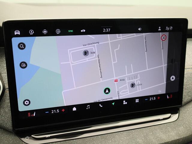 Skoda OCTAVIA Combi 1.5TSI/150PK MHEV Selection DSG · Panoramadak · Apple/Android Car Play · Camera + Parkeersensoren · Garantie tot februari 2029 of 60.000km