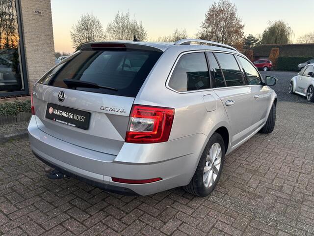 Skoda OCTAVIA Combi 1.0 TSI Upgrade Business Edition Trekhaak / Navigatiesysteem / Stoelverwarming