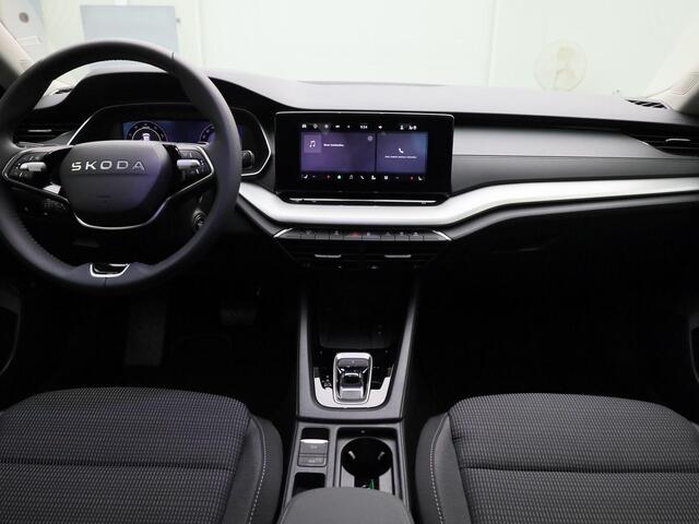 Skoda OCTAVIA Combi 1.5eTSI/150PK MHEV Selection DSG · Camera + Parkeersensoren · Stoel-/stuurverwarming · Trekhaak · Garantie tot januari 2027