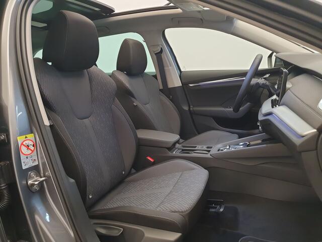 Skoda OCTAVIA Combi 1.4 TSI 204pk DSG/AUT iV PHEV Style Business Edition Wegklapbare trekhaak, Panoramadak, Matrix