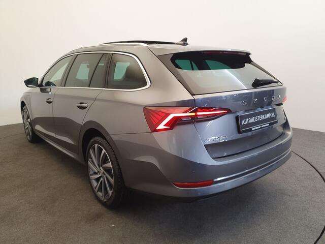 Skoda OCTAVIA Combi 1.4 TSI 204pk DSG/AUT iV PHEV Style Business Edition Wegklapbare trekhaak, Panoramadak, Matrix