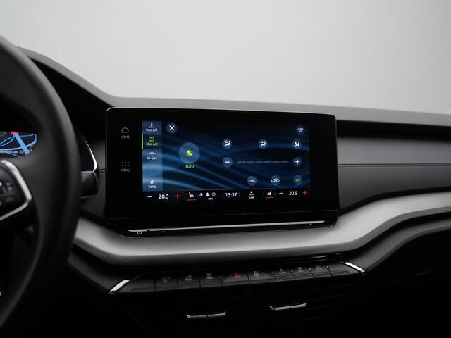 Skoda OCTAVIA Combi 1.0 e-TSI 110 pk DSG Business Edition | Trekhaak | Stoelverwarming | Navigatie | Adaptive Cruise