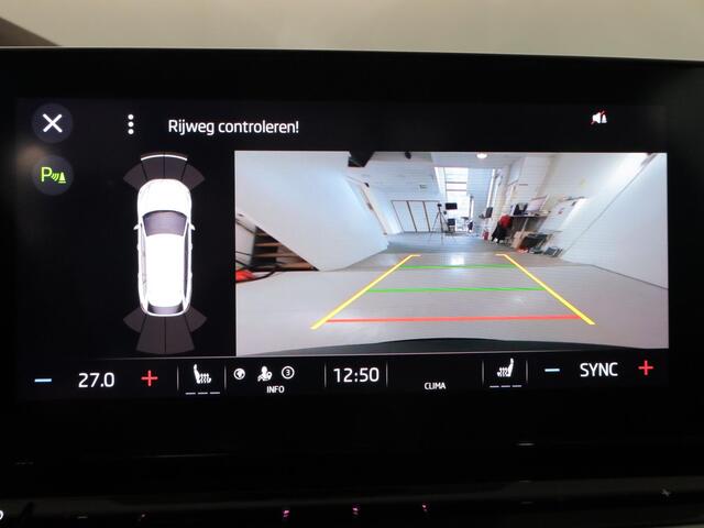 Skoda OCTAVIA Combi 1.0 e-TSI Business Edition Plus 110 pk Automaat (DSG) | Navigatie | Parkeersensoren | Achteruitrijcamera | Stoelverwarming | LED koplampen |