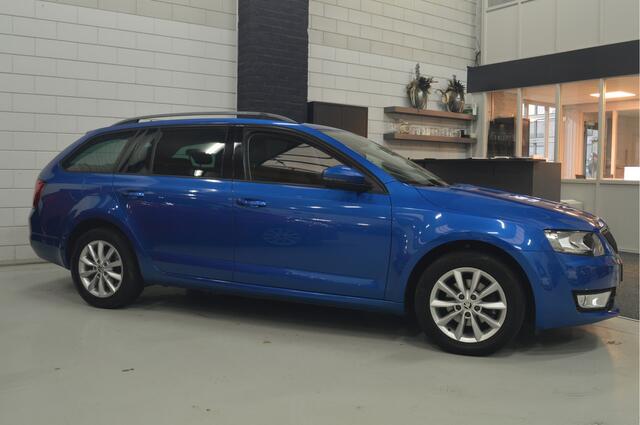 Skoda OCTAVIA Combi 1.2 TSI Greentech Ambition Businessline // CLIMA // CRUISE // NAVI // PDC //