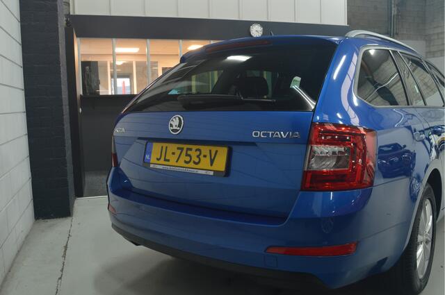 Skoda OCTAVIA Combi 1.2 TSI Greentech Ambition Businessline // CLIMA // CRUISE // NAVI // PDC //