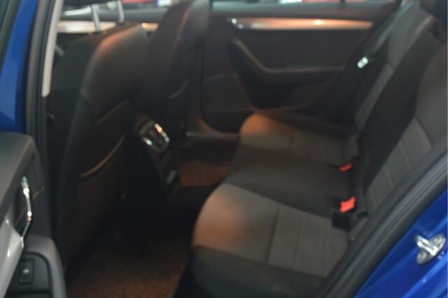 Skoda OCTAVIA Combi 1.2 TSI Greentech Ambition Businessline // CLIMA // CRUISE // NAVI // PDC //